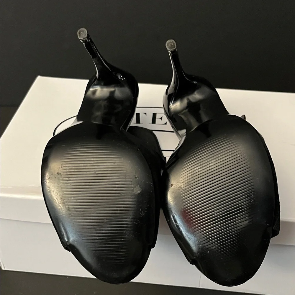 Steve Madden Elegant Black Peep-Toe Heels - Picture 7 of 7